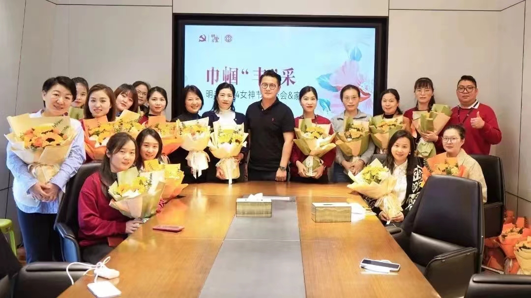 每一個(gè)年紀(jì)，都是恰到好處的你。